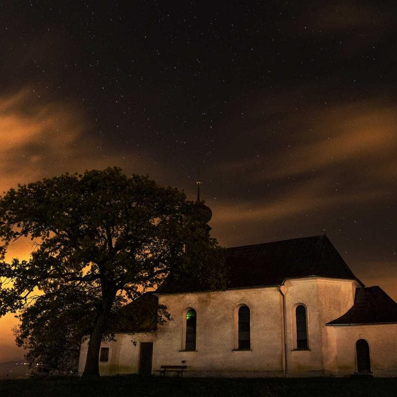 Vintage Saarinen-Style Tulip Table — main photo